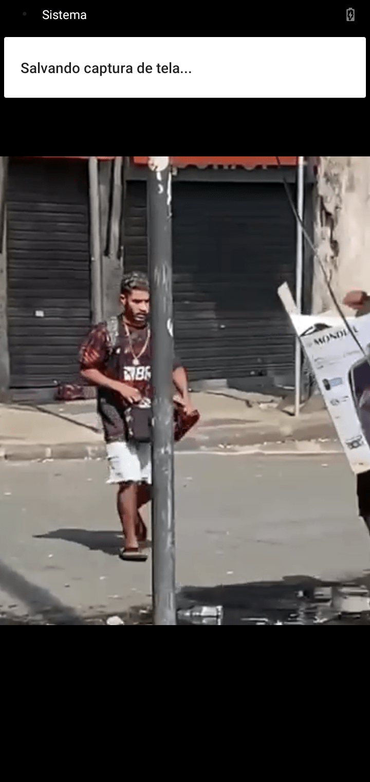 Imagem exclusiva da  população saqueando as lojas no centro do Rio de Janeiro na tarde de domingo 13 de&nbsp;novembro.